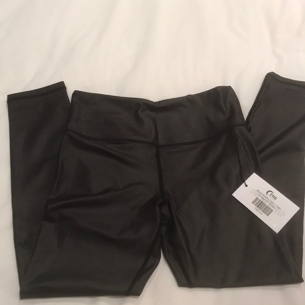 NWT Zyia metallic light n tight black leggings 6-8
